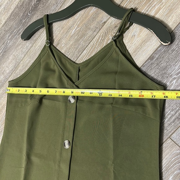 🛍️ 95% polyester 5% spandex green sleeveless dress. New no tag. - Picture 5 of 7